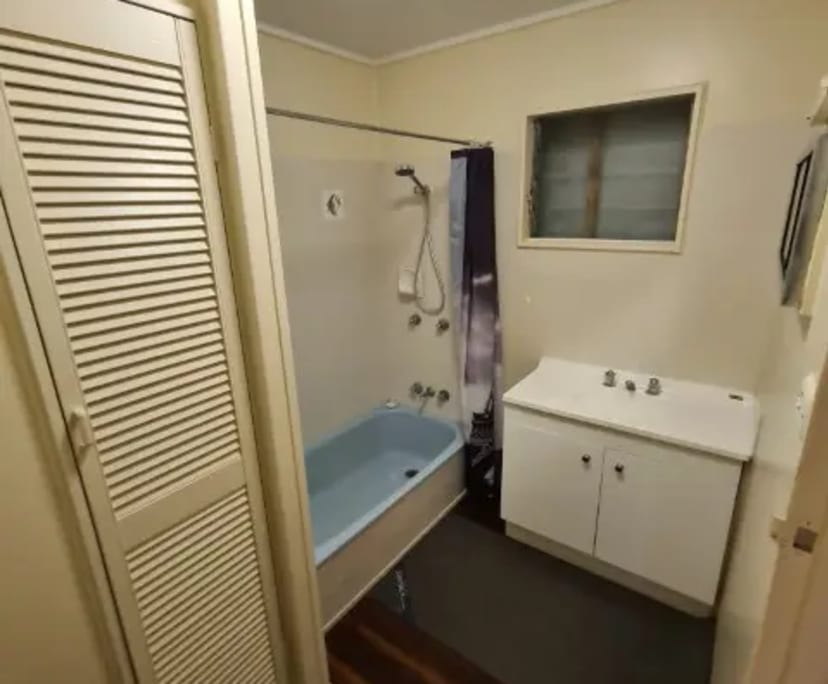 $185, Student-accommodation, 3 rooms, Kirwan QLD 4817, Kirwan QLD 4817