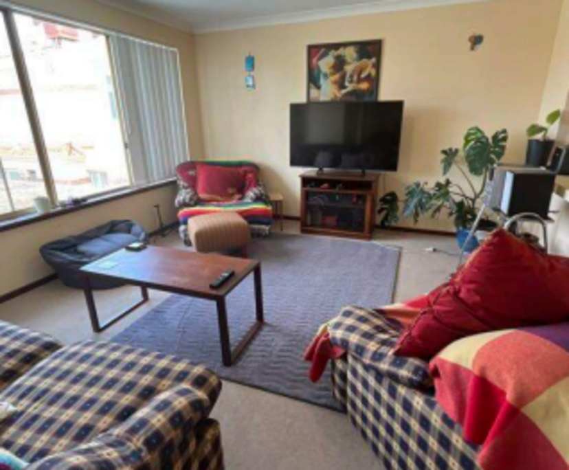 Unfurnished room in a flatshare