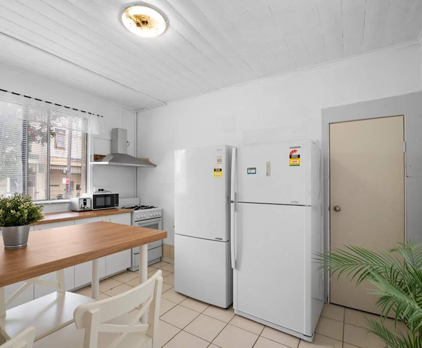 $330, Flatshare, 6 bathrooms, Petersham NSW 2049