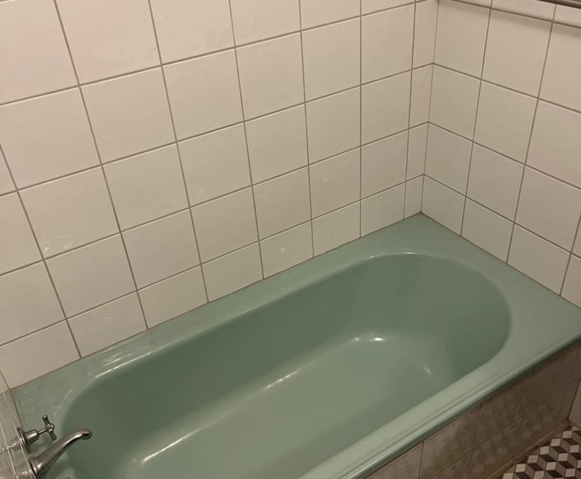 $370, Flatshare, 2 bathrooms, Burleigh Heads QLD 4220