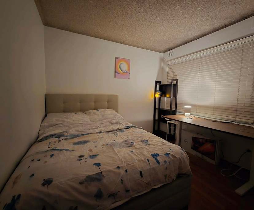 Unfurnished room in a flatshare