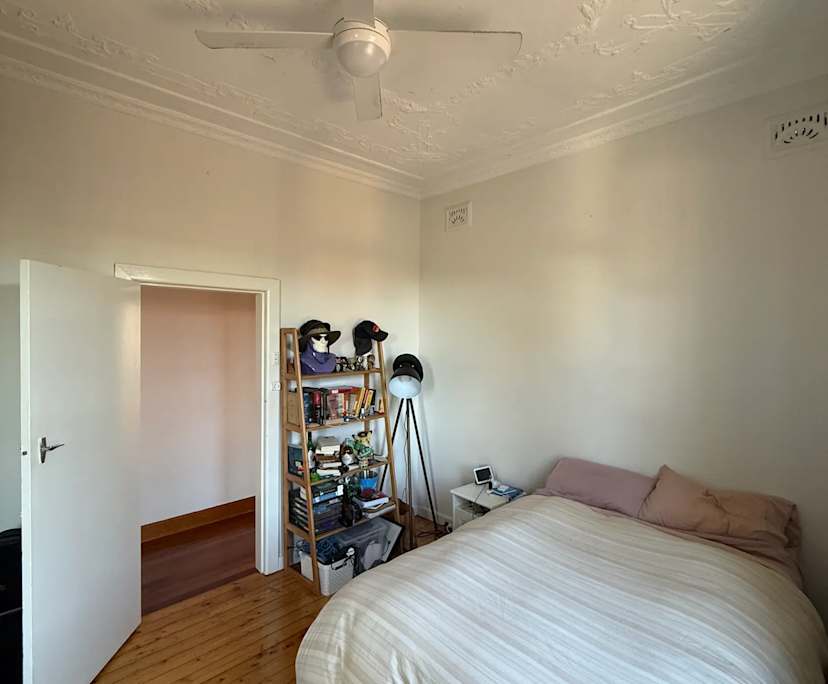 Unfurnished room in a flatshare