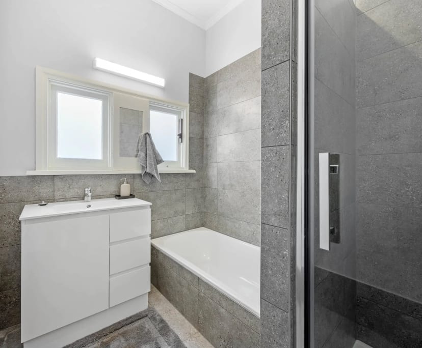 $250, Share-house, 3 bathrooms, Brown Hill VIC 3350