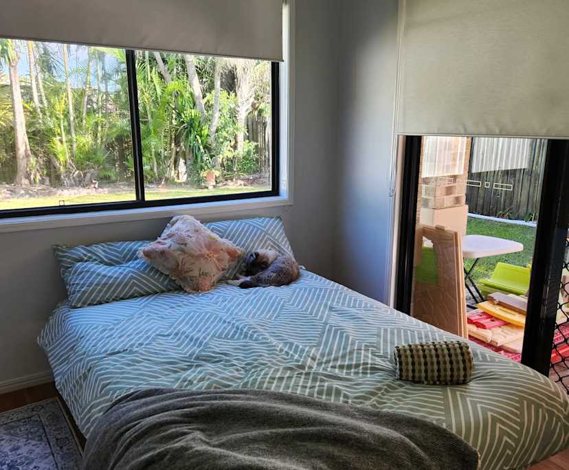 Furnished room in a share house