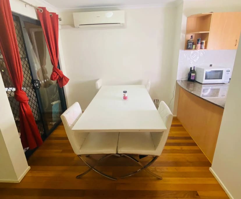 $350, Share-house, 2 bathrooms, West End QLD 4101