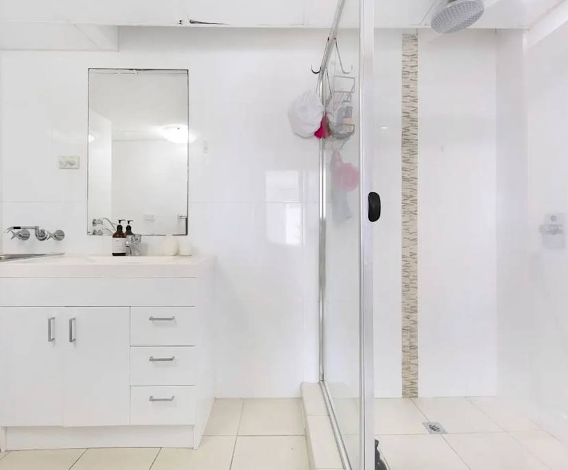 $390, Flatshare, 2 bathrooms, Mermaid Beach QLD 4218