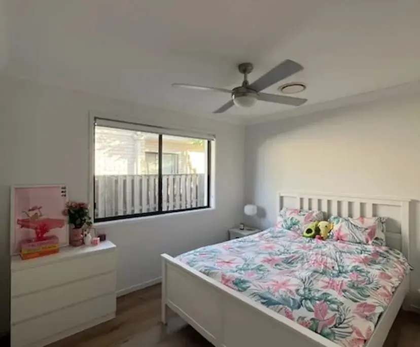 Furnished room in a share house