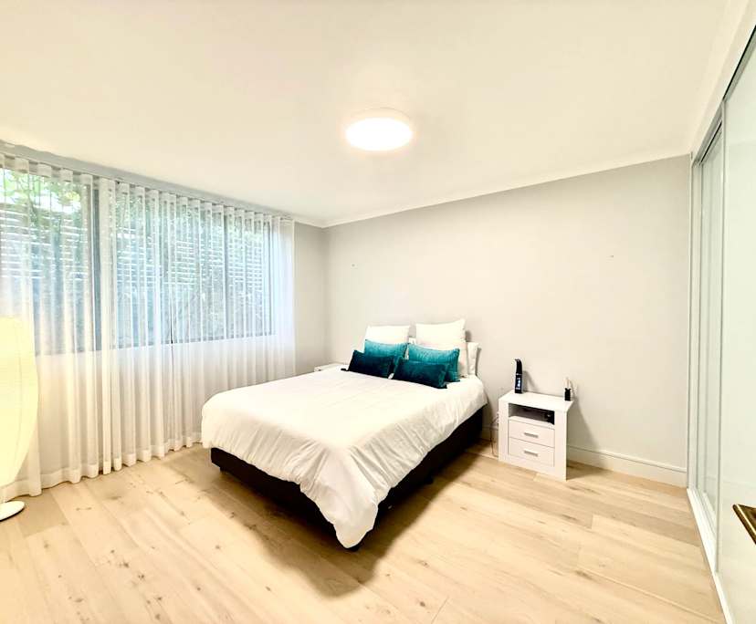 Furnished room in a flatshare