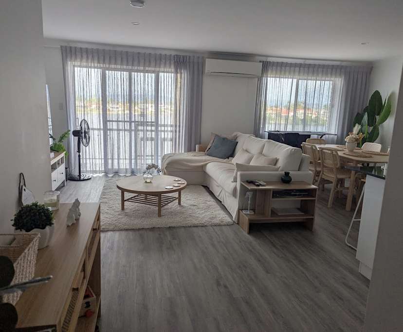 Furnished room in a flatshare