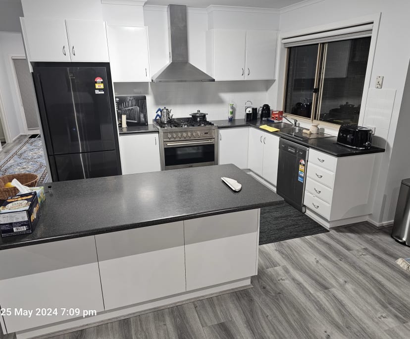 $180, Share-house, 3 bathrooms, Point Cook VIC 3030