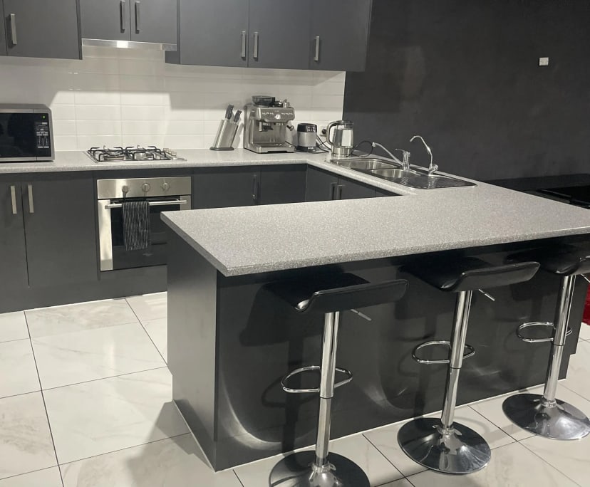 $350, Share-house, 3 bathrooms, Albert Park SA 5014