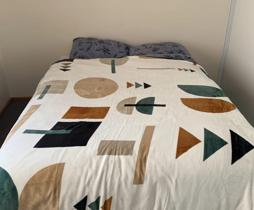 Room in a share house