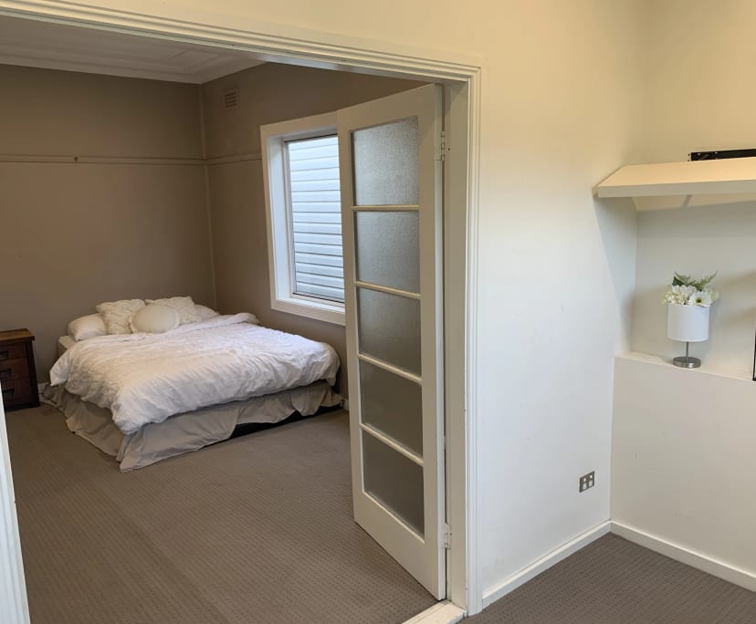 Room for Rent in Rosehill, Sydney 350, Furnished,...