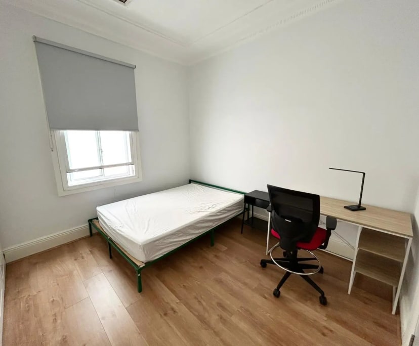 Room in a share house