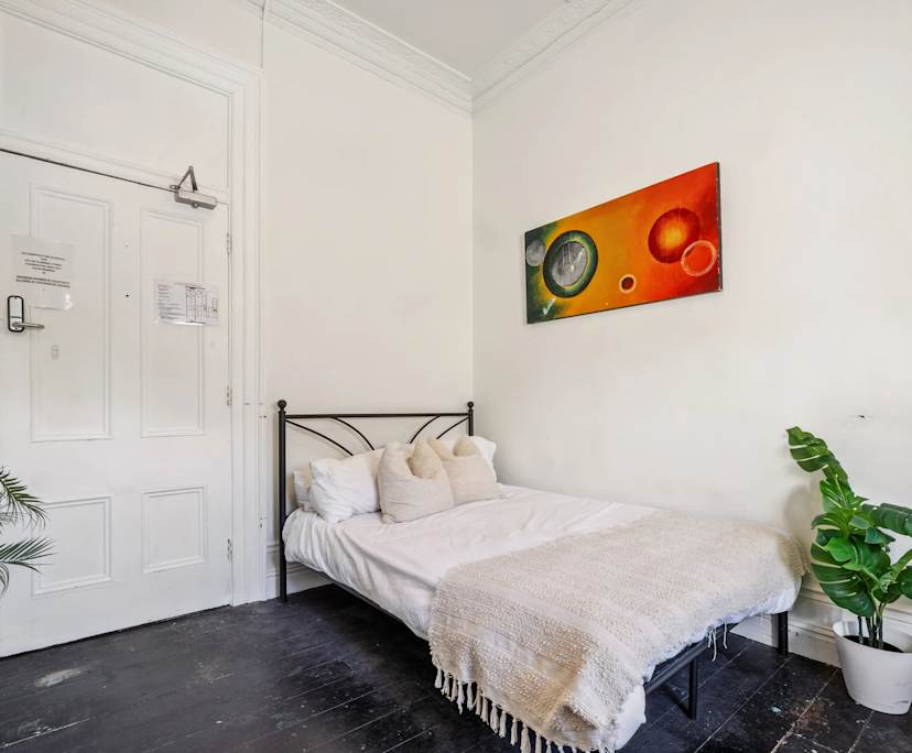 Furnished room in a share house