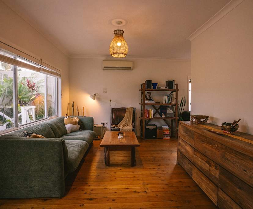 Room in a share house