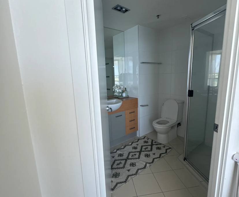 $500, Flatshare, 2 bathrooms, Labrador QLD 4215