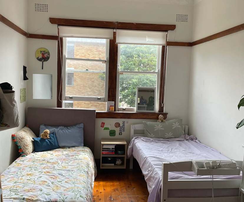 Furnished room in a flatshare