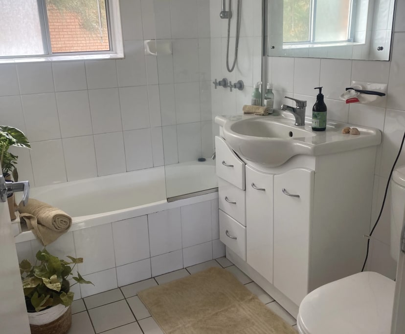$285, Flatshare, 2 bathrooms, Cooks Hill NSW 2300