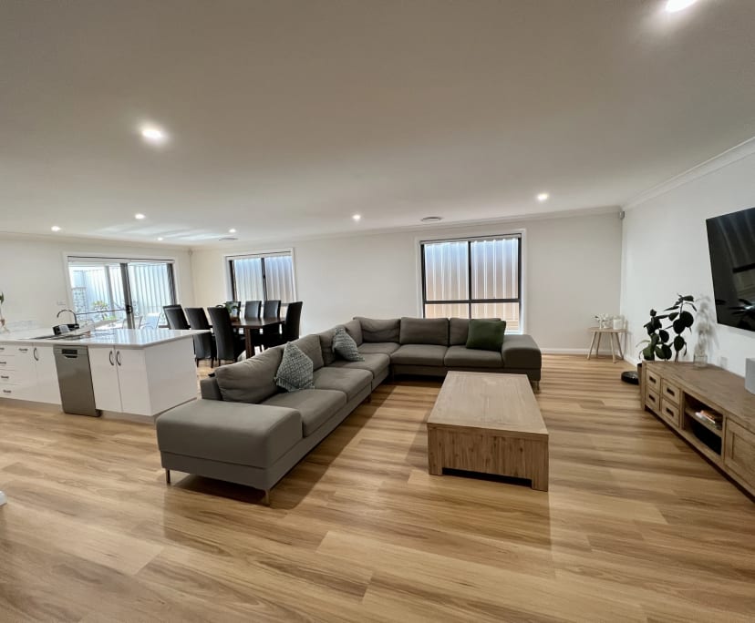 2 Rooms for Rent in Estella, NSW 170, Unfurnished...