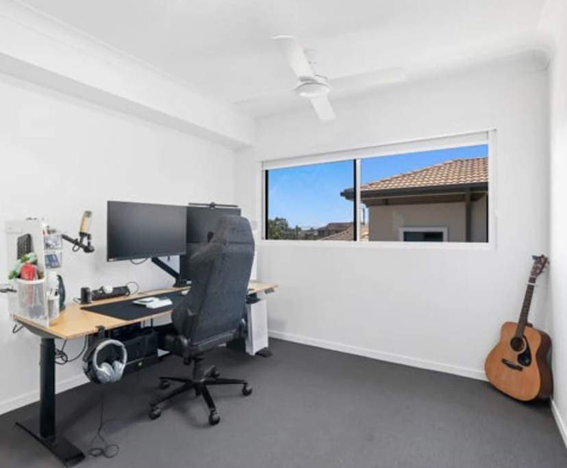 Unfurnished room with own bathroom