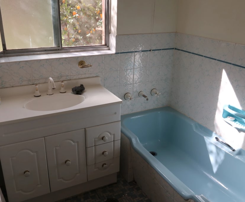 $450, 1-bed, 1 bathroom, Hackett ACT 2602