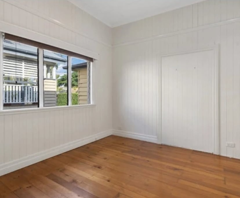 Room for Rent in Camp Hill, Brisbane 300, Flexibl...