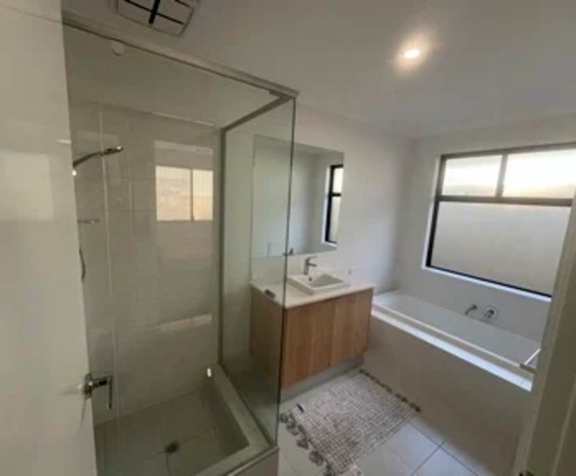 $350, Share-house, 4 bathrooms, Success WA 6164