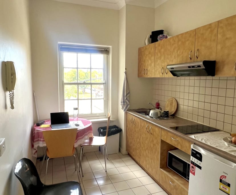 Furnished room in a flatshare