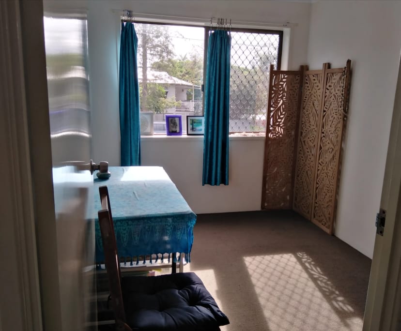 Furnished room in a flatshare