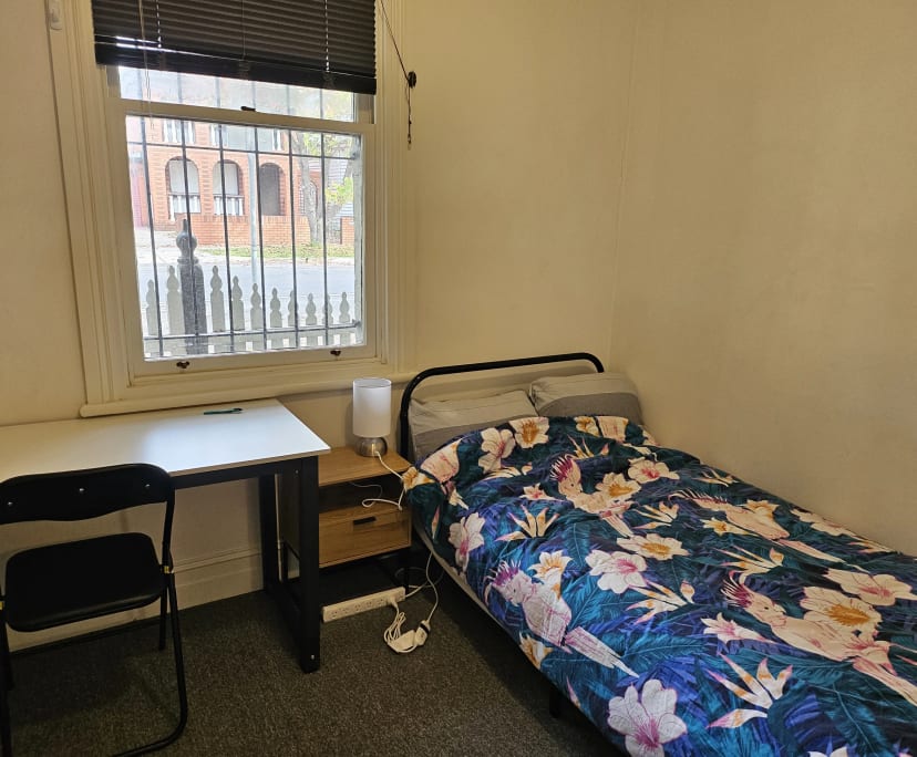 Room for Rent in Seddon, Melbourne 300, Furnished...