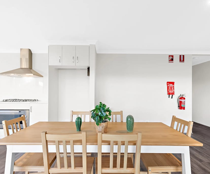 $330, Share-house, 6 bathrooms, Dudley Park WA 6210