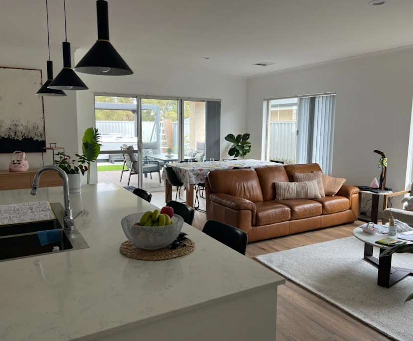 Whole property with 3 rooms for rent