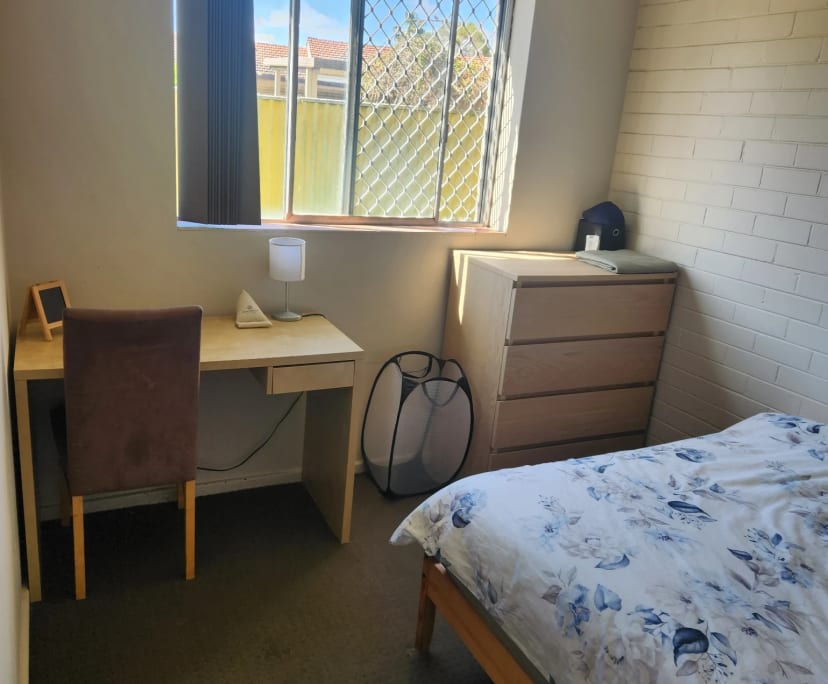 Furnished room in a flatshare