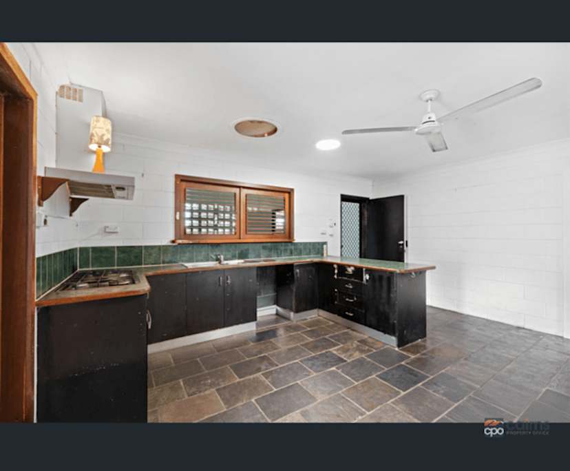 Unfurnished room in a share house