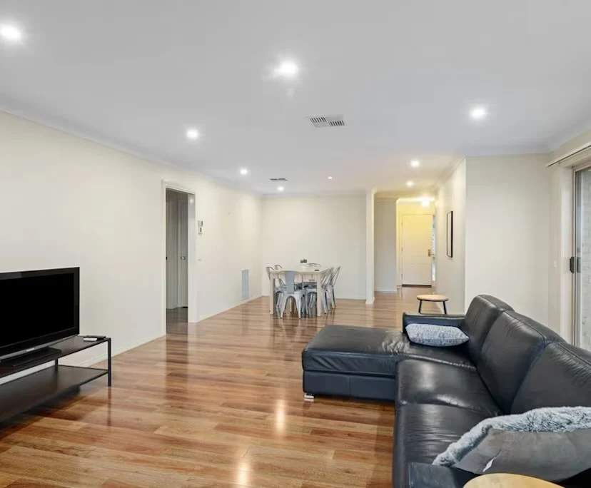$275, Share-house, 4 bathrooms, East Albury NSW 2640