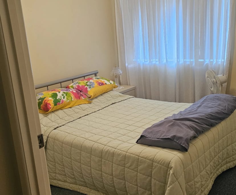 Furnished room in a flatshare