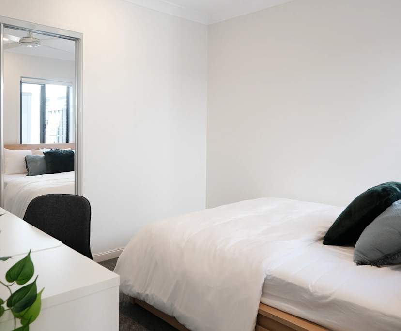 Furnished room in a share house