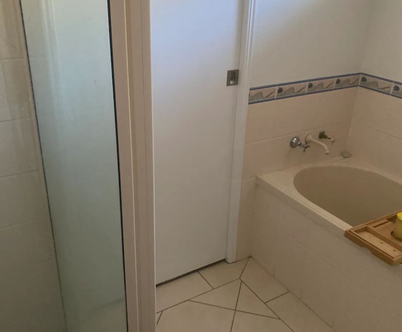 $150, Flatshare, 3 bathrooms, Norman Gardens QLD 4701