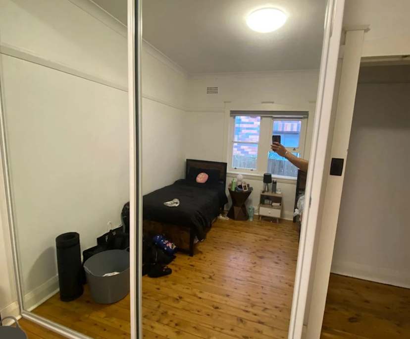 Furnished room in a share house