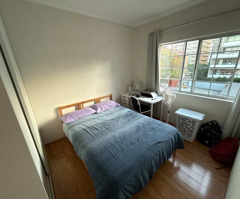 Furnished room in a flatshare