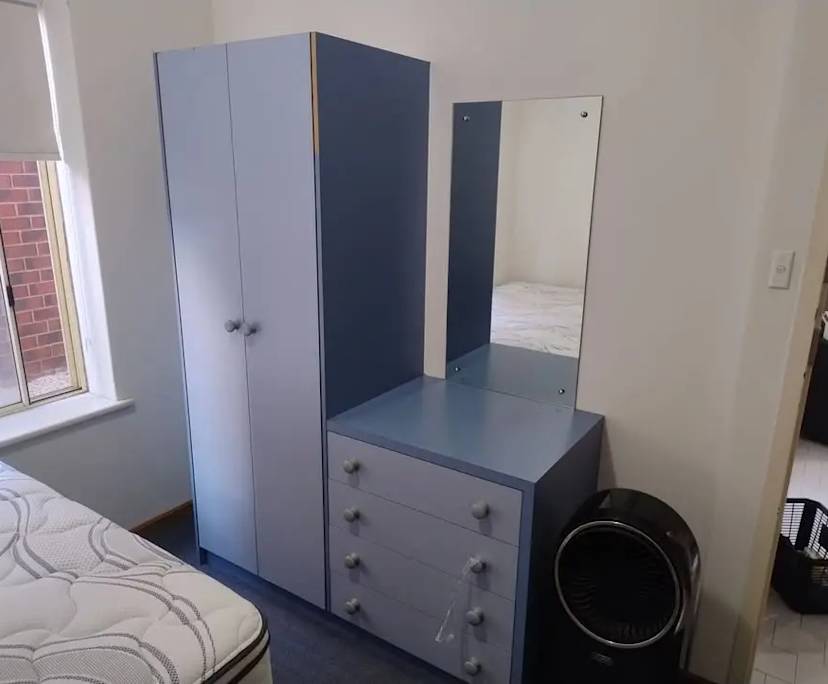 Furnished room in a flatshare