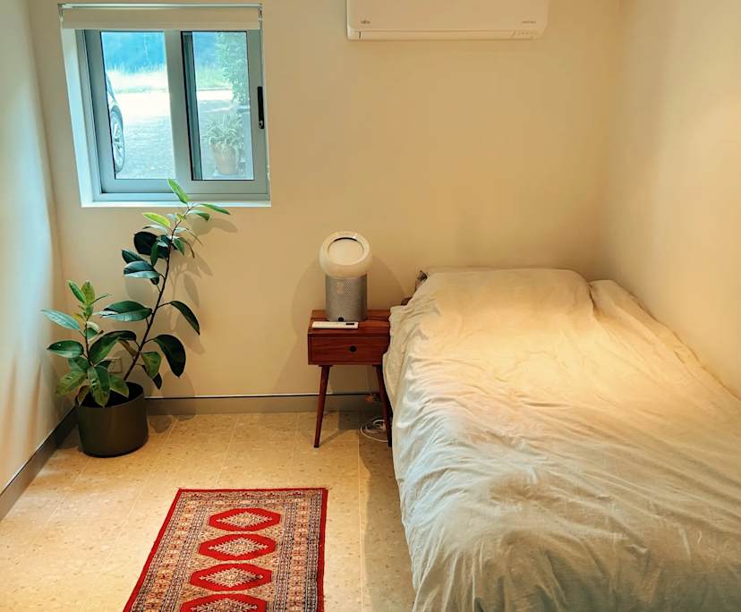 Furnished room with own bathroom