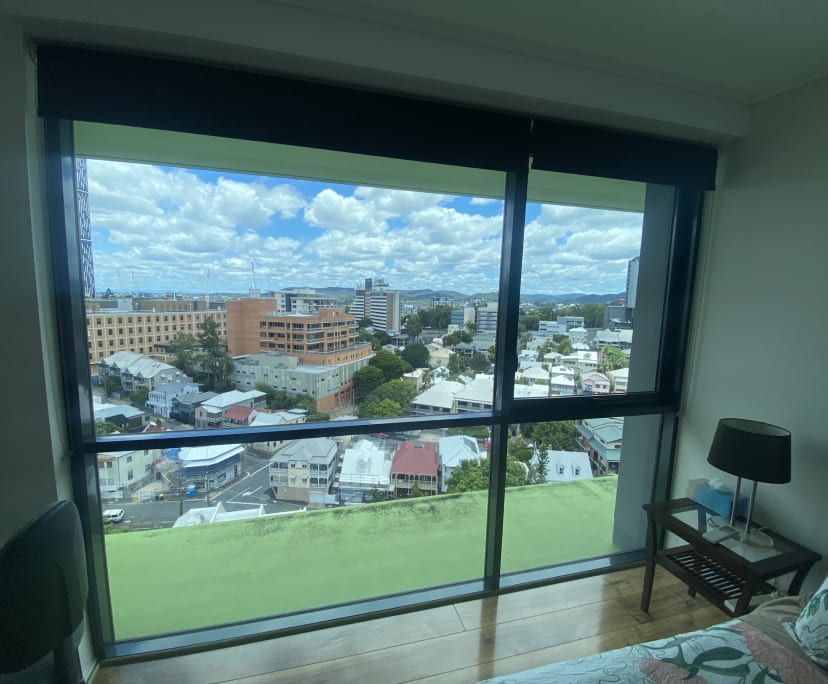 $350, Flatshare, 2 bathrooms, Spring Hill QLD 4000