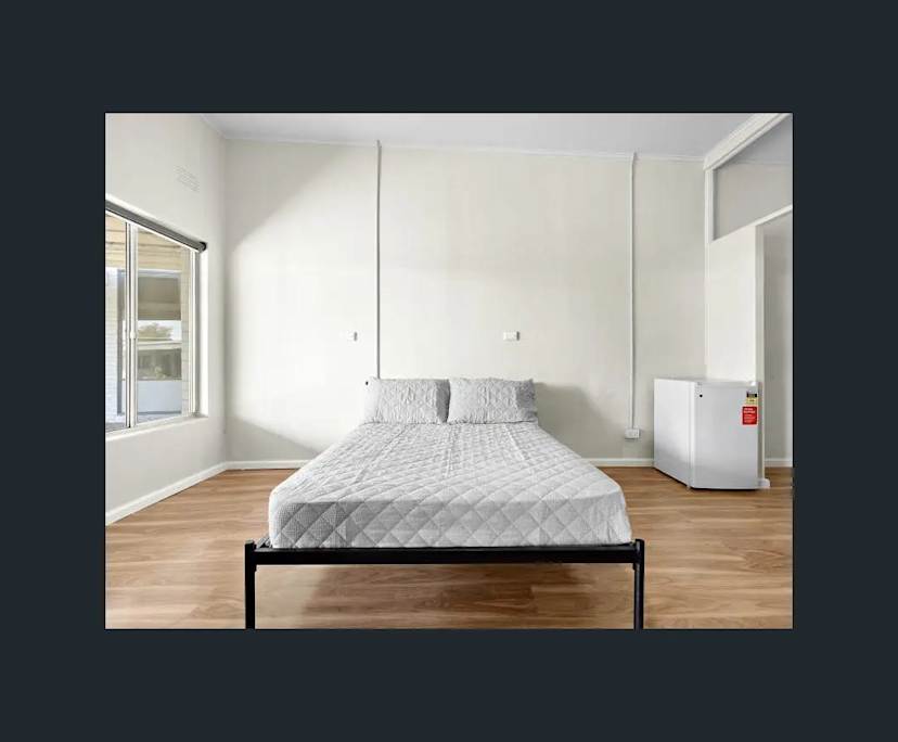 Whole property with 1 room for rent
