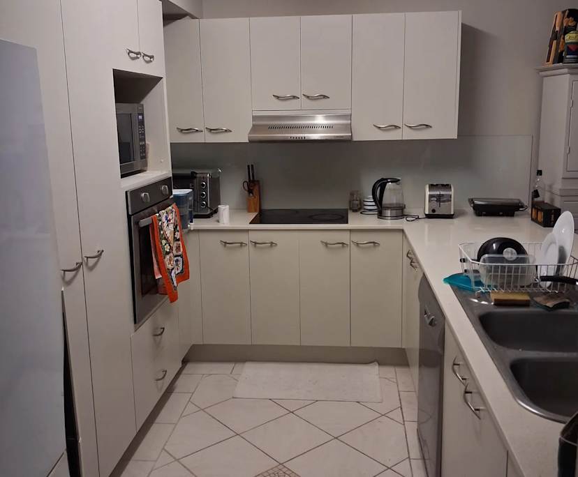 $400, Share-house, 2 bathrooms, Broadbeach Waters QLD 4218