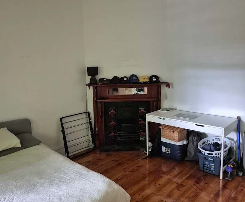 Room in a share house