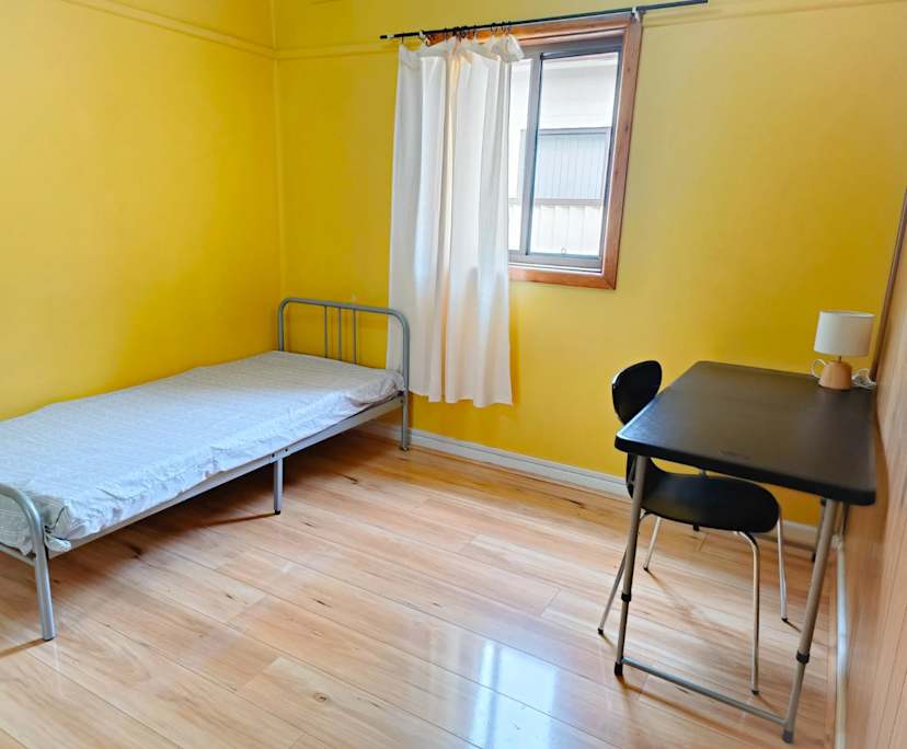 Room in a share house