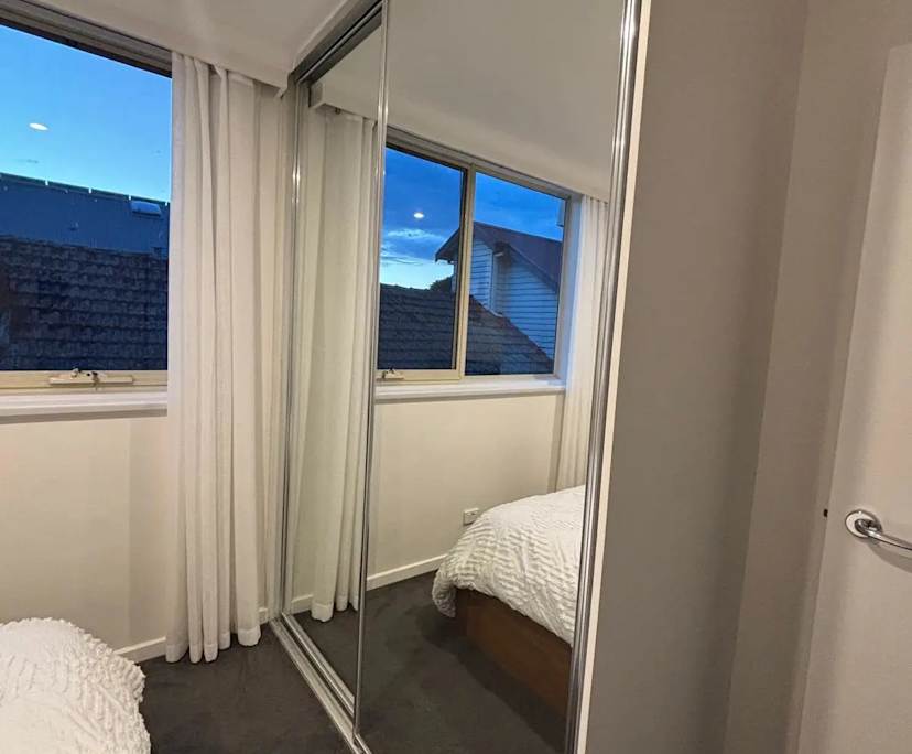 Furnished room in a flatshare