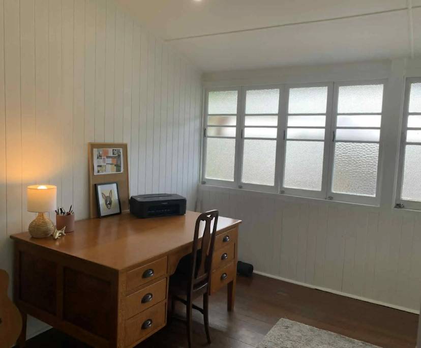 $700, Whole-property, 2 bathrooms, Westcourt QLD 4870